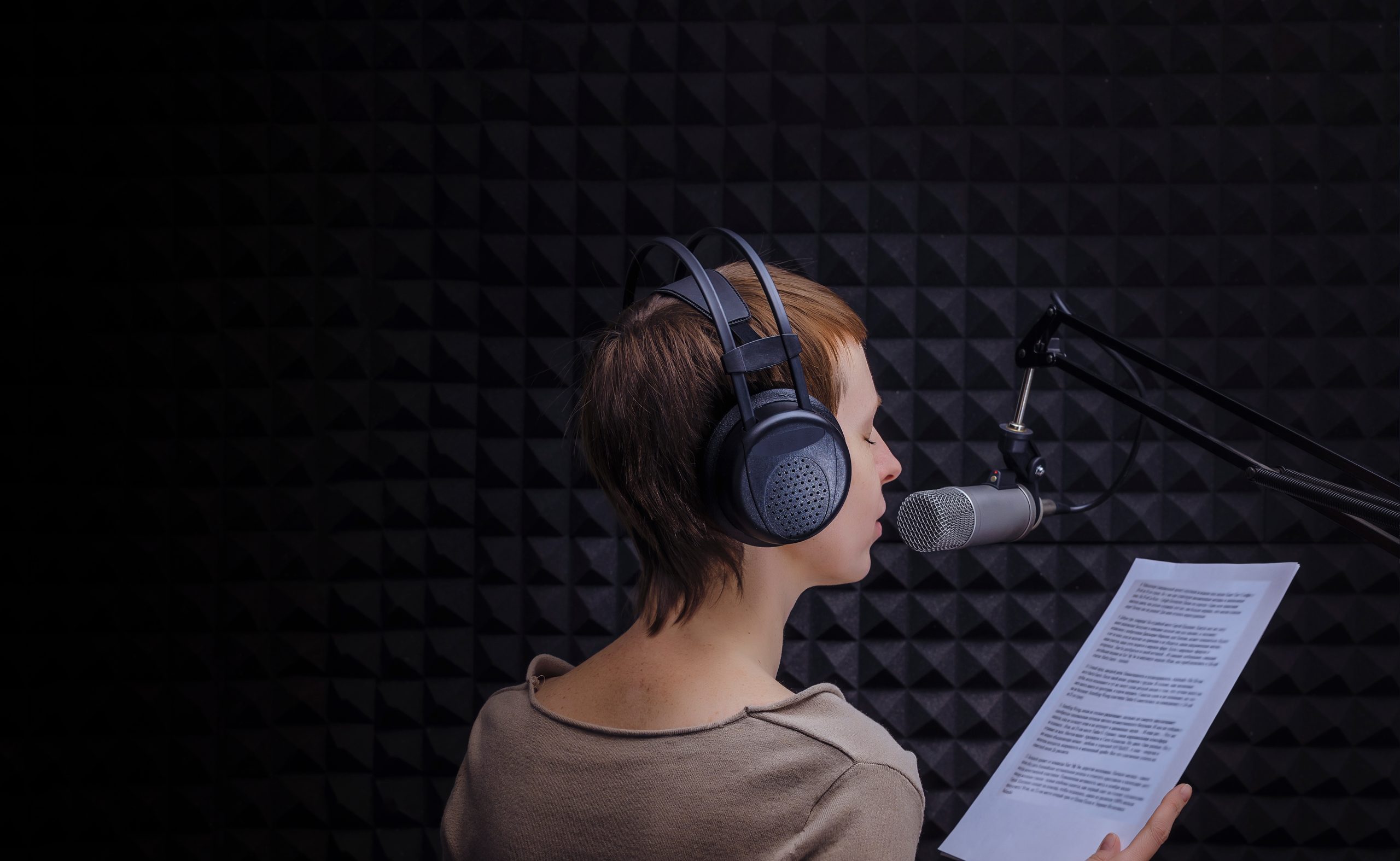 Multilingual Voiceover Artist Recording Session
